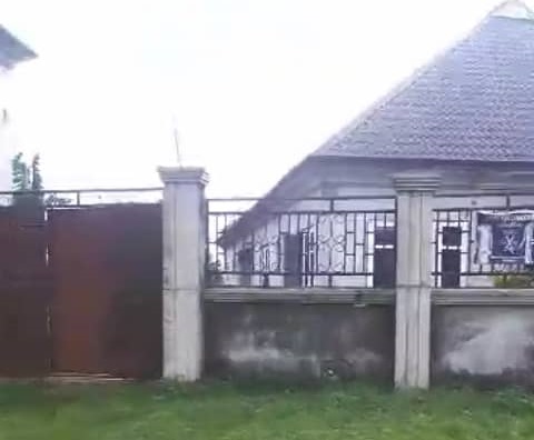4 Bedroom Flat,4 Plots Of Land Fenced With Gate